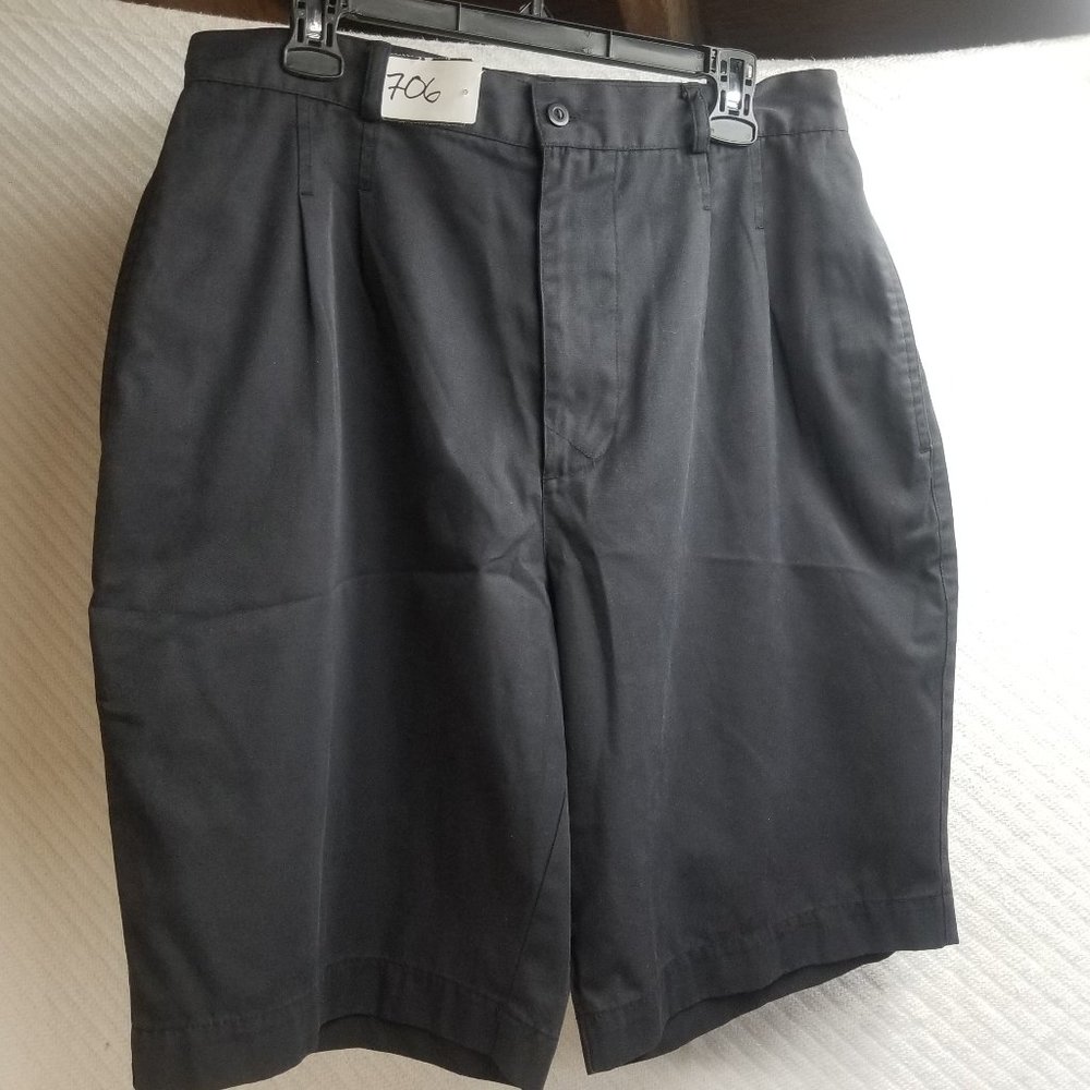 706 - Vincente Nesi-Bugle Boy 32W Flat Front Shorts